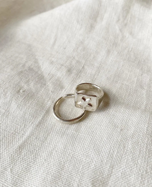 Nova Signet Ring